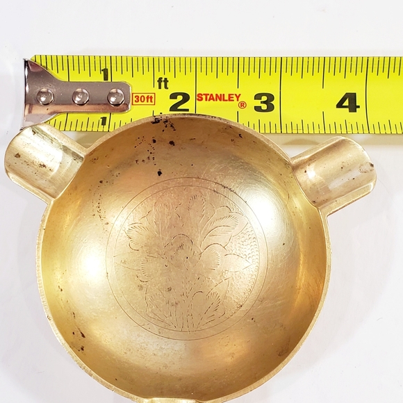 Vintage Etched Floral Pattern Brass 3 Cigarette Ashtray Or Trinket Dish Small - Picture 6 of 8